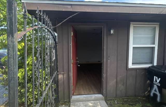 1920 Hickory Avenue - A photos photos