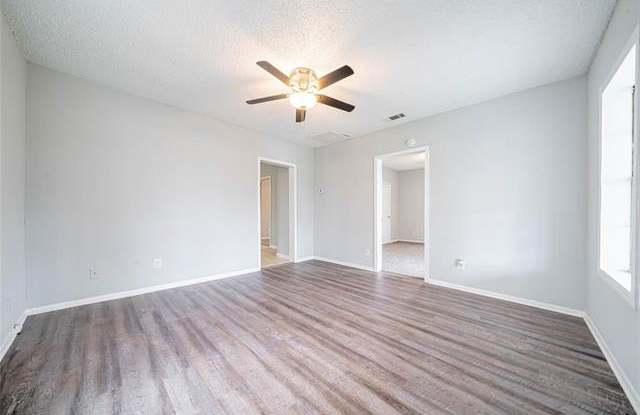 2635 Harlandale Avenue Gallery 3