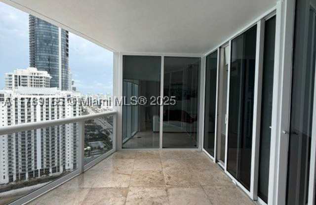 18911 Collins Ave Gallery 4