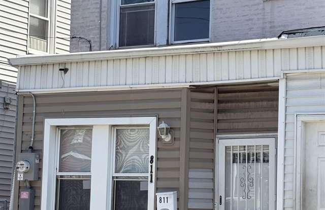 811 N Indiana Ave photos photos