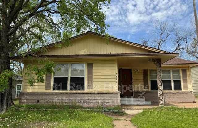 221 W Monterey St photos photos