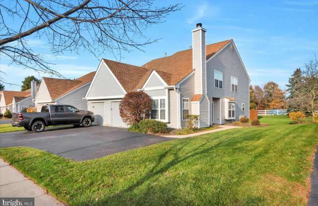 272 BIRCH HOLLOW DRIVE Gallery 2
