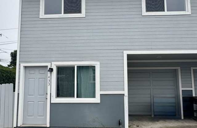 Remodeled Tri-Plex Minutes Away from the Beach! photos photos
