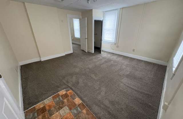 203 1/2 S 6th St Gallery 1