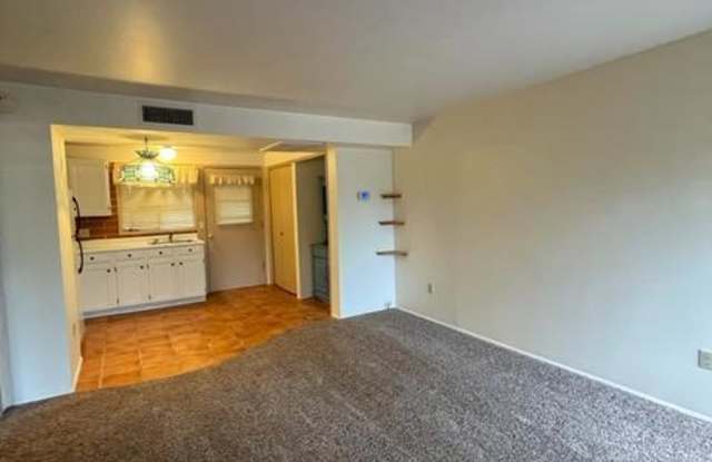 469 South Paseo Lobo B Gallery 2