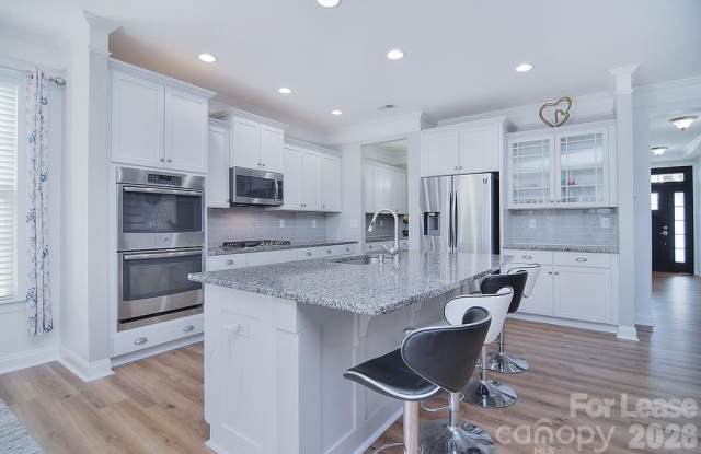 1445 Overlea Place NW Gallery 3