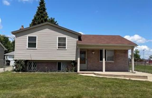 17621 CASTLE Street - 17621 Castle Street, Roseville, MI 48066