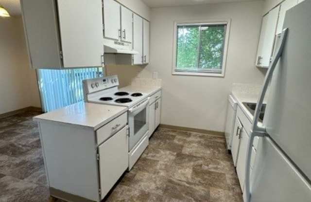 Beautiful 4 Bedroom 2 Bathroom house! #1103 photos photos