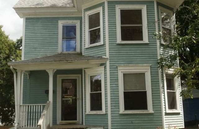 11 Autumn Street - 11 Autumn Street, Bangor, ME 04401