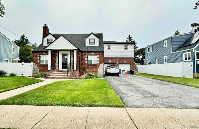 133 Schenck Boulevard photos photos