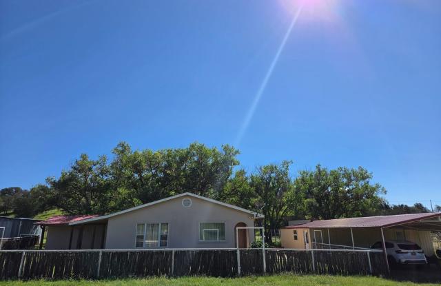 Spacious Three Bedroom Home with Horse Facilities and Views Gallery 4
