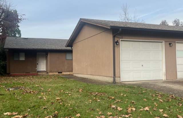 2-Bedroom 1-Bathroom Tri-Plex in Thurston! - 773 64th Street, Springfield, OR 97478