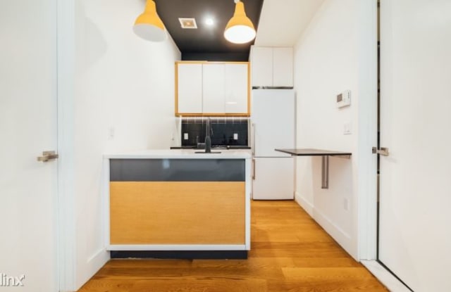 140 Manhattan Ave - 140 Manhattan Avenue, Brooklyn, NY 11206