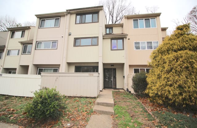15288 Lodge Ter - 15288 Lodge Terrace, Marumsco, VA 22191