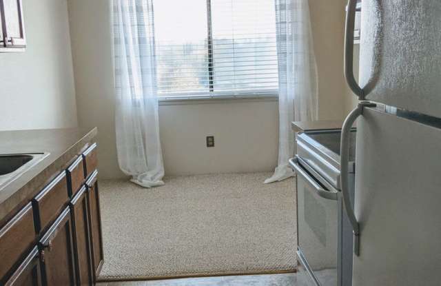 Bright, Cozy condo with gorgeous view! - 3390 Narrows View Lane Northeast, Bremerton, WA 98310