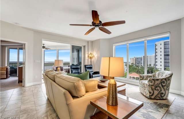 4198 Bay Beach Lane Gallery 3
