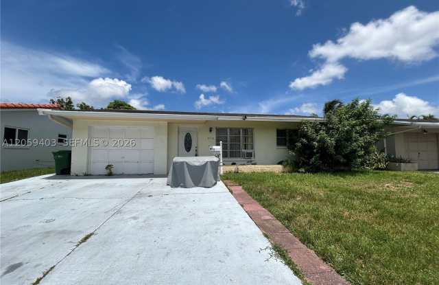 5710 NW 64th Way Gallery 1