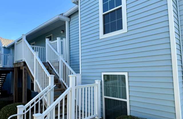 2 bedroom 2nd Story Condo in Virginia Beach - 2134 Advent Court, Virginia Beach, VA 23454