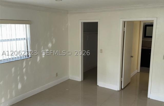 14052 NE 2nd Ct Gallery 3