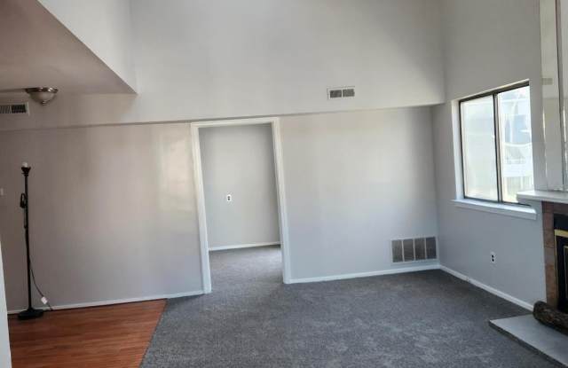 5004 TRACY Court Gallery 3
