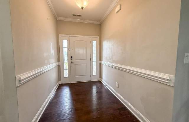 1073 Wessex Dr Gallery 2