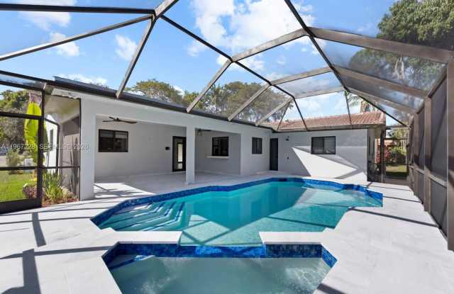 2537 NW 116th Ter photos photos