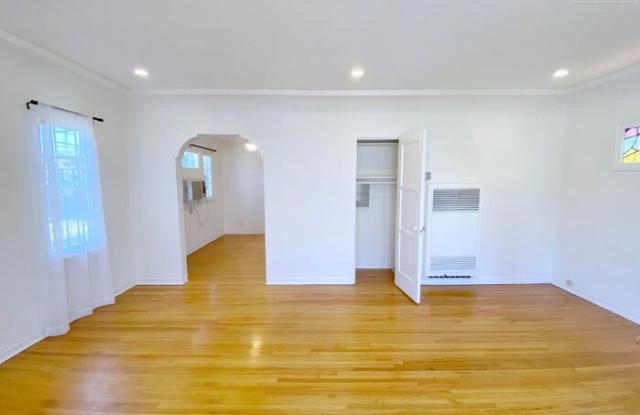 1430 1/2 South Crescent Heights Boulevard Gallery 4