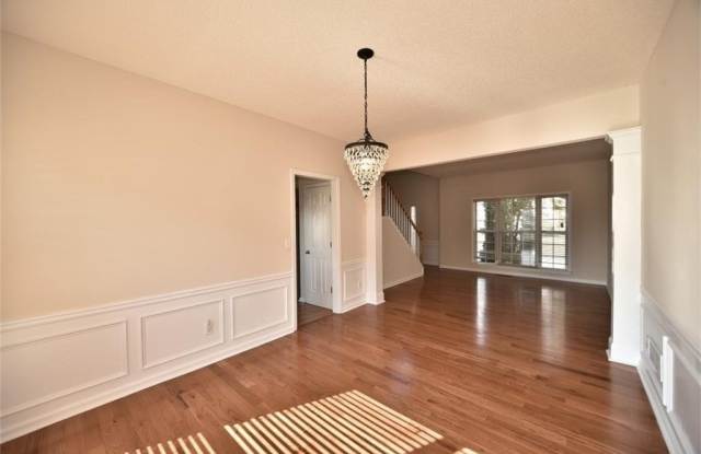 195 Ascalon Court Gallery 4