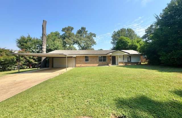 Spacious 3-Bed, 2-Bath Home with Large Shop in Tyler! Almost Ready! photos photos