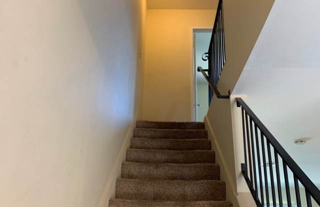Cozy 2 Bed 1 Bath Home For Rent Gallery 4
