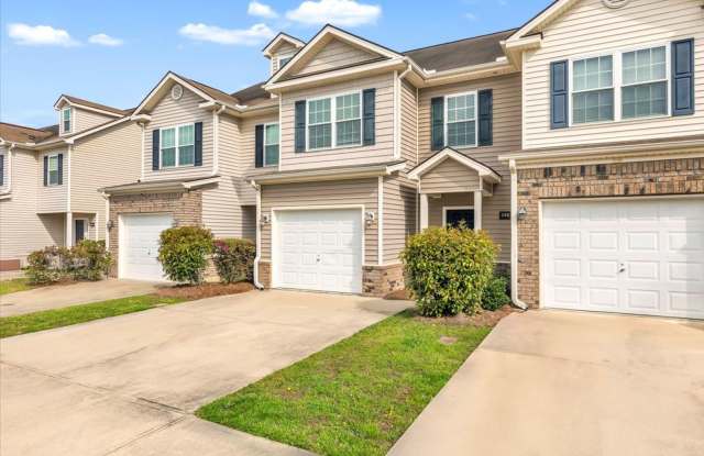 3 Bedrooms / 2.5 Bathrooms Townhome In Richmond Hill, GA photos photos