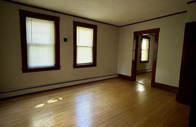 27 Pleasant Street Gallery 4