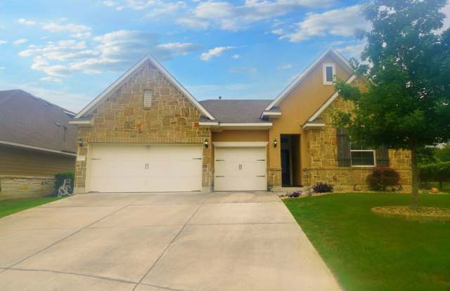 Executive-Style Home Now Available in Crossvine (Schertz) Realtor Commission: $750 photos photos
