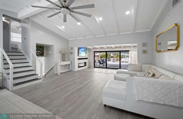2455 Sugarloaf Ln photos photos