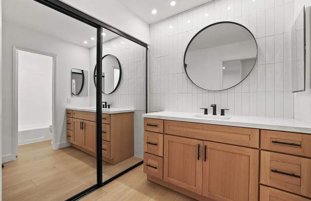 1030 W Macarthur Blvd photos photos