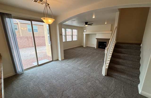 Gorgeous 4Bed/3Bath/2Car residence located in the Desirable Providence Community! Gallery 3