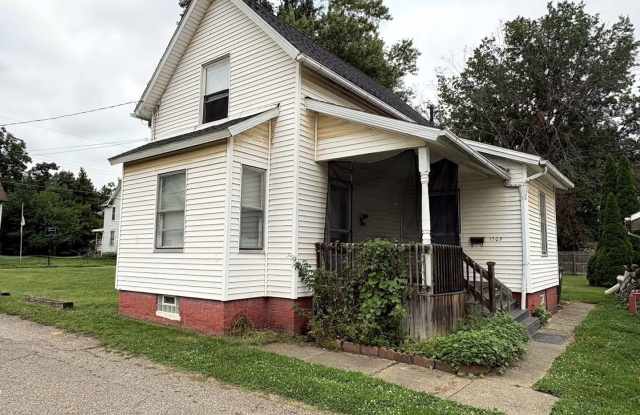 Two bedroom one bathroom home for rent photos photos