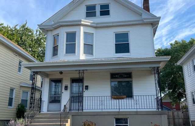 2418 Robertson Ave photos photos