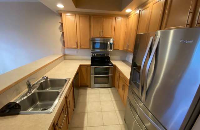 4633 Celia Way #301 Gallery 2