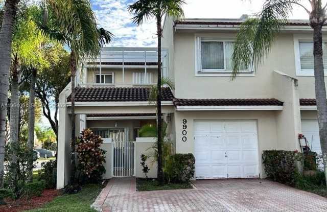 9900 NW 43rd Ter photos photos