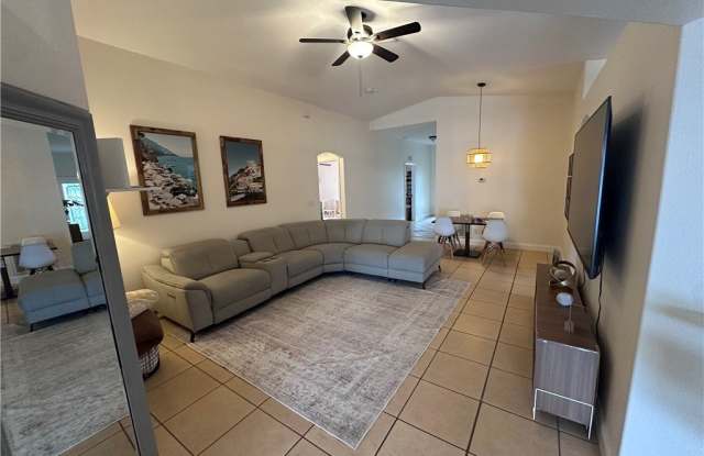 824 Greenleaf Circle Gallery 3
