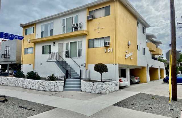 561 N Sweetzer Avenue - 561 North Sweetzer Avenue, West Hollywood, CA 90048