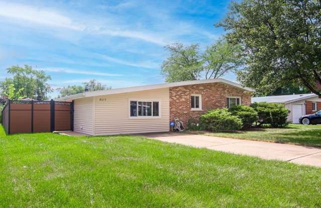 4615 Larch Avenue Gallery 2