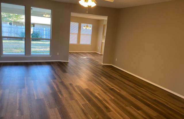303 Preston Dr Gallery 3