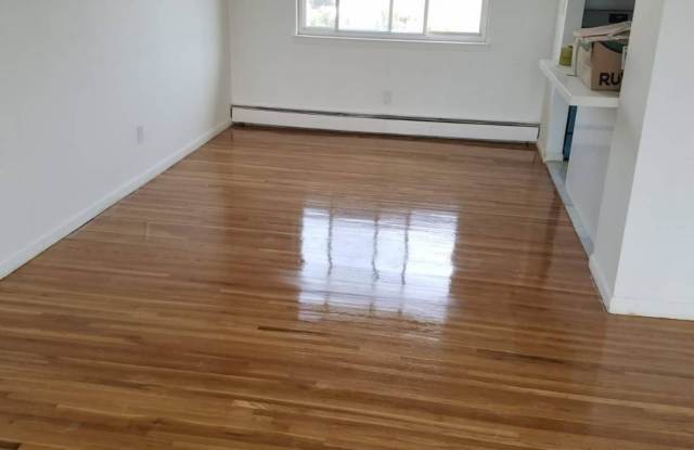 807 Glen Drive Gallery 3