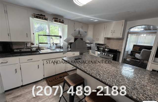 Fully Furnished 4 Bed Single Family House for Rent on Valliere Ct, Skowhegan photos photos