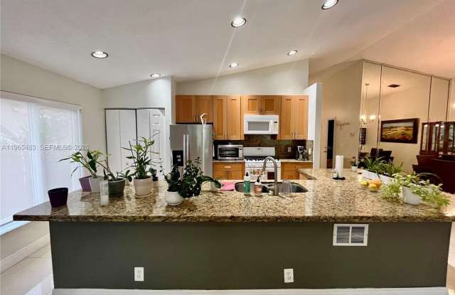 13244 NW 12th Street, Pembroke Pines, FL 33028 photos photos