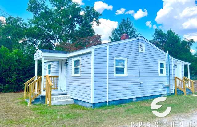 Bright and Cozy Cottage Style 2 Bedroom 1 Bath! Right off Ramsey Street photos photos