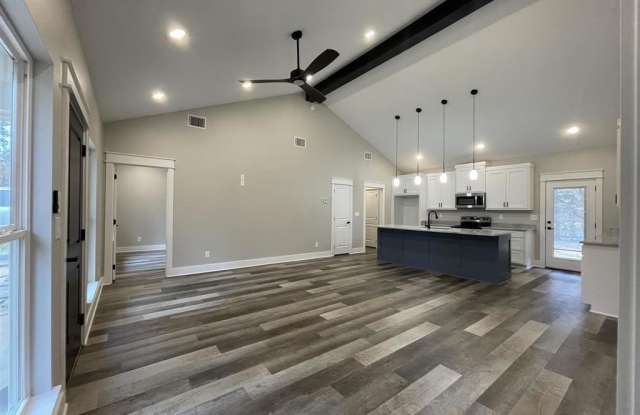 446 Chelsea Ln Gallery 2