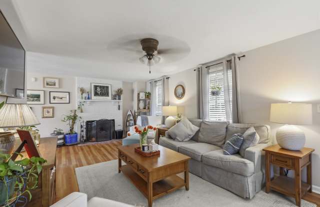 6 Buttonwood Ln Gallery 2